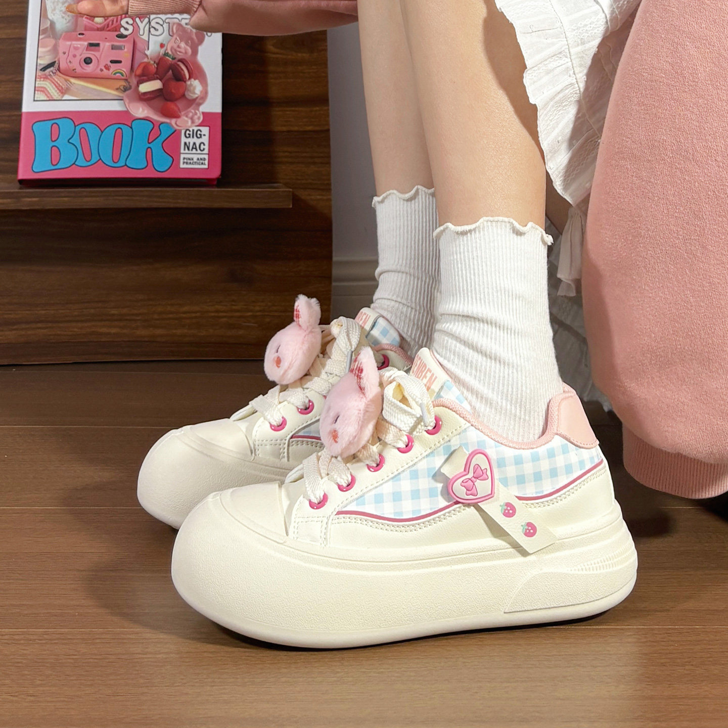 人本大头可爱小白鞋女秋冬新款小众原创百搭厚底增高运动板鞋软底,女鞋,休闲板鞋,淘宝优惠券,粉丝福利购,淘宝优惠卷