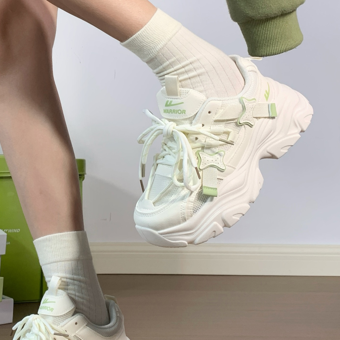 回力星星运动鞋女款夏季网面透气