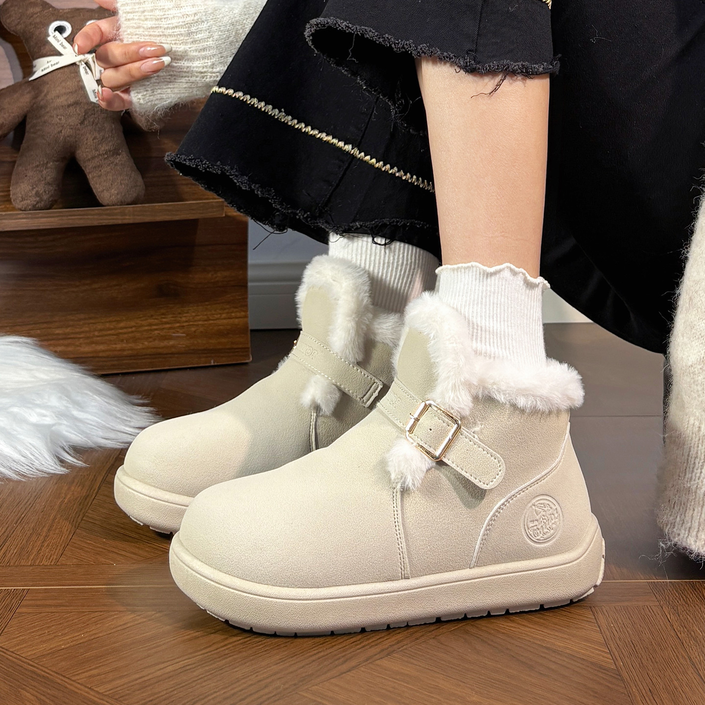 回力冬季新款米白色雪地靴女加绒