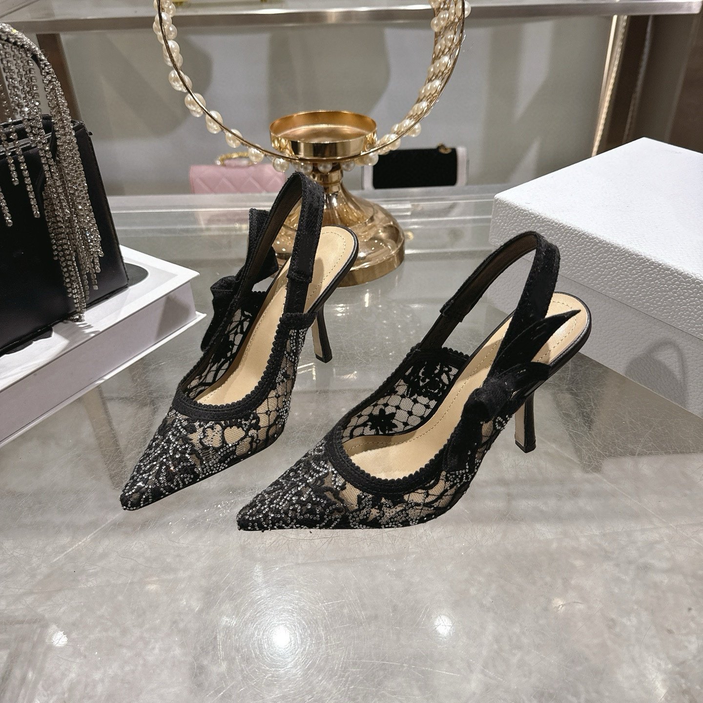 欧美风2026新款蕾丝尖头时尚水钻后空女婚鞋气质细高跟凉鞋,女鞋,时装凉鞋,淘宝优惠券,粉丝福利购,淘宝优惠卷