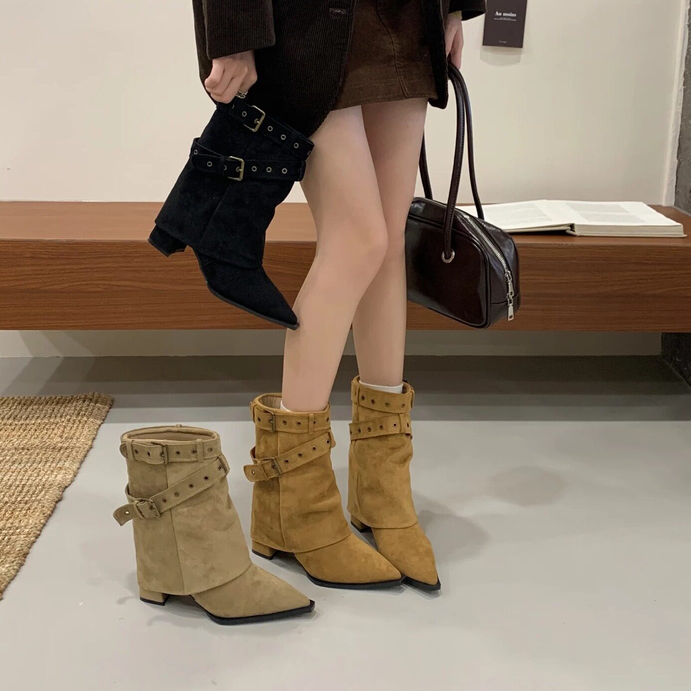 欧美风皮带扣尖头短靴女冬季粗跟西部时尚百搭气质百搭款女靴