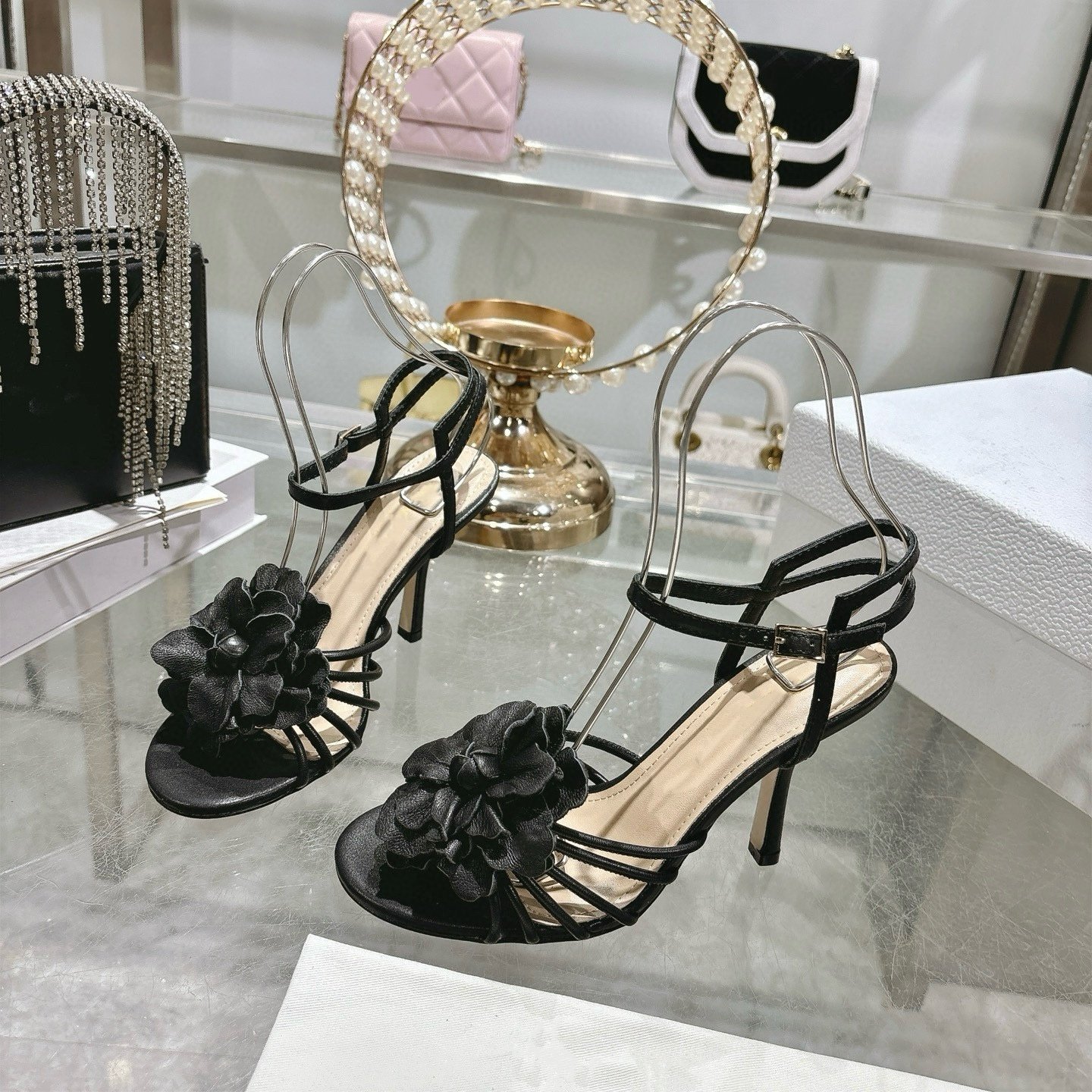 时尚气质性感花朵一字带露趾夏季新款细高跟凉鞋女真皮时装鞋,女鞋,时装凉鞋,淘宝优惠券,粉丝福利购,淘宝优惠卷