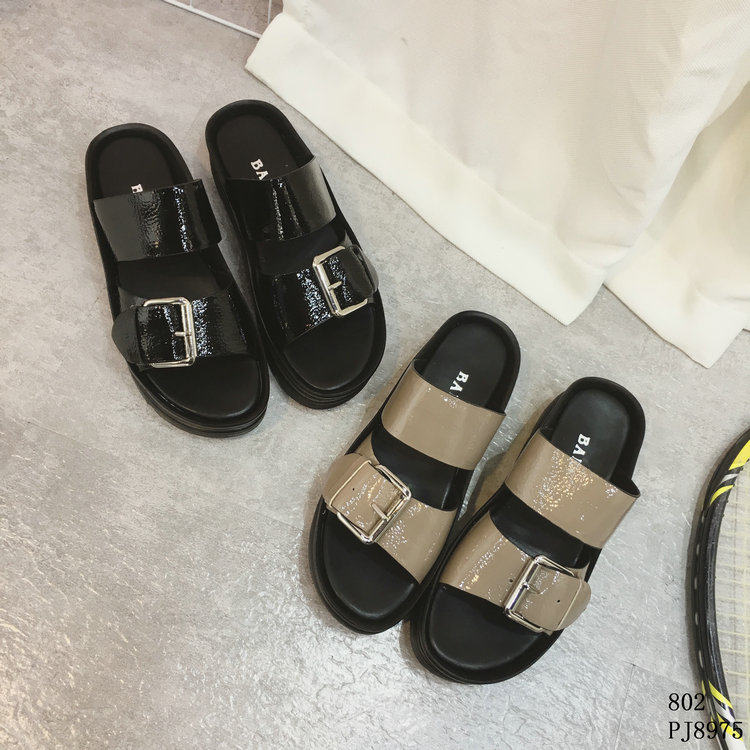 巴迪雅2018夏季新款凉拖鞋欧洲站真皮松糕底皮带扣露趾女拖鞋8975