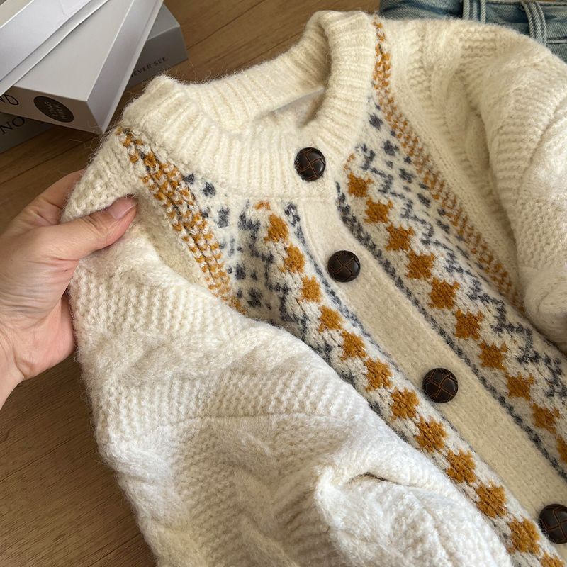 韩系甜美撞色娃娃领麻花毛衣女秋冬奶呼呼小个子软糯针织开衫外套