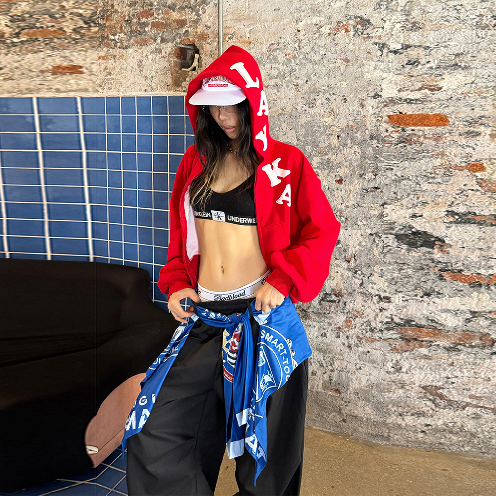 辣妹街头风字母印花连帽卫衣