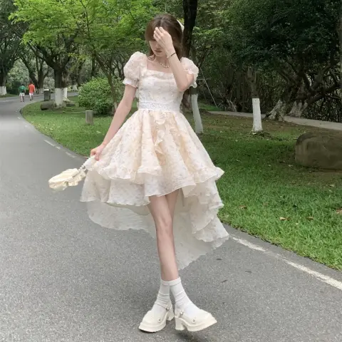 越韩小鱼 法式在逃生日小礼裙子迪士尼公主裙穿搭燕尾长裙蓬蓬裙