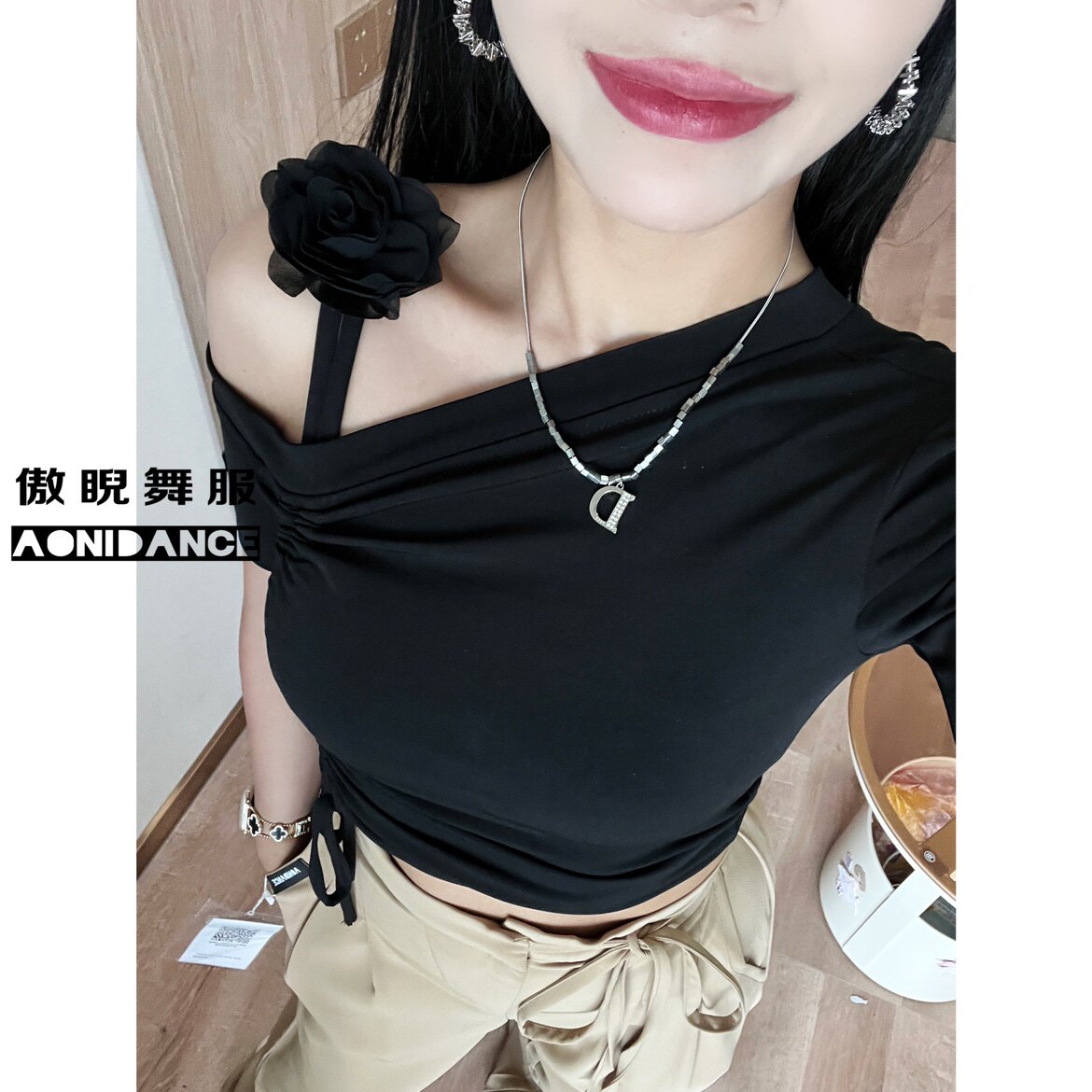 傲睨舞服2023秋季新品拉丁舞服斜肩短袖抽绳上衣自带胸垫Q40包邮