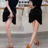 傲睨舞服2023初夏新品 Q33 拉丁舞双层加密蝴蝶流苏半身裙自带底裤