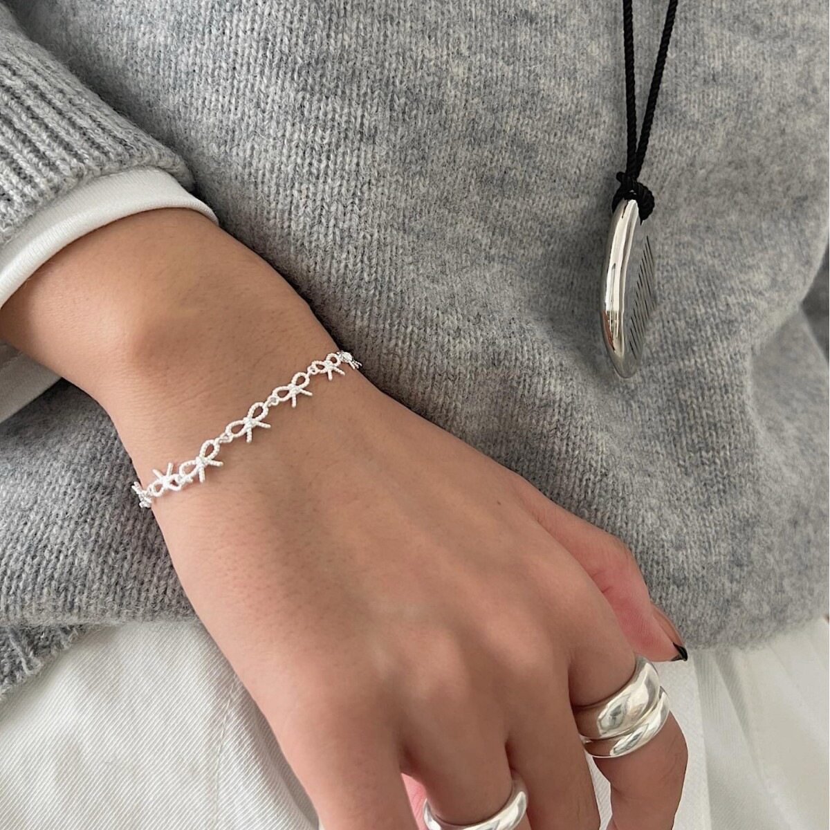 甜美蝴蝶结百搭手链女时尚网红创意小众设计感S925镀银手环手饰潮