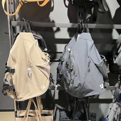 Converse匡威潮流箭筒包胸包个性时尚背包男女同款斜挎包UA5859
