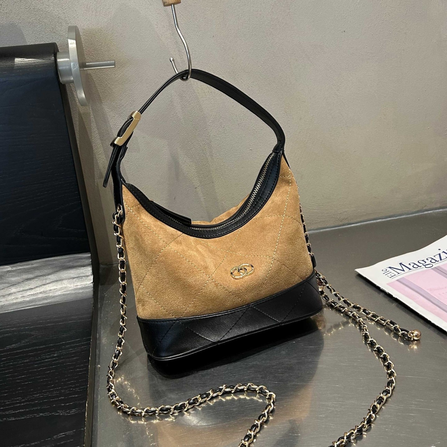 小香风手提包包女秋冬款复古拼色麂皮绒水桶包磨砂真皮菱格链条包