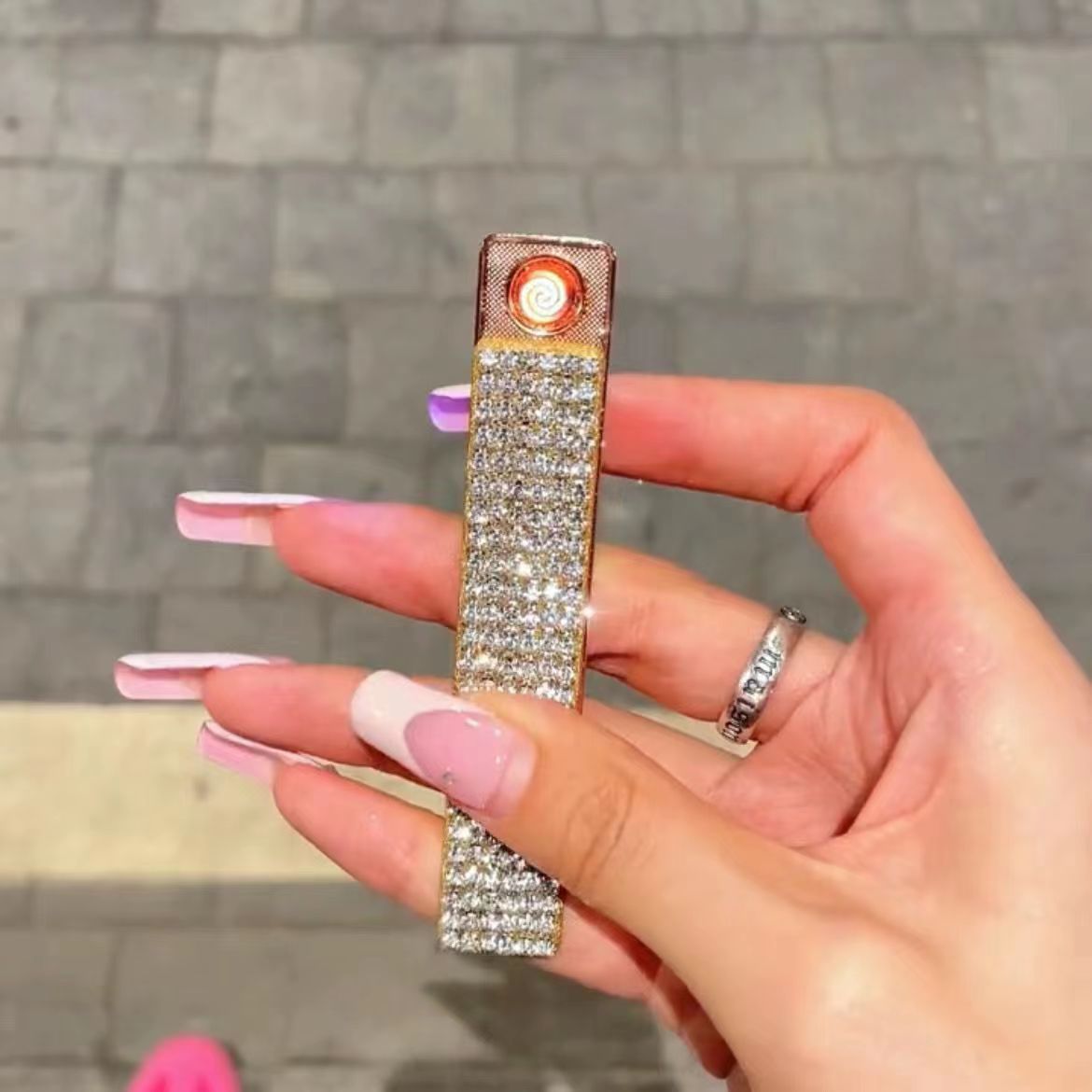 网红打火机充电个性创意礼品女士镶钻usb点烟器打火防风超薄时尚