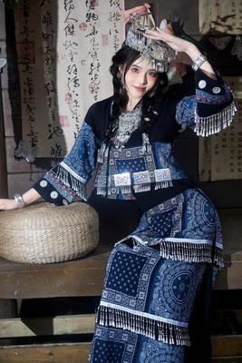 新款苗族服装土家族少数民族旅拍苗疆少女演出服套装摄影服饰爆款