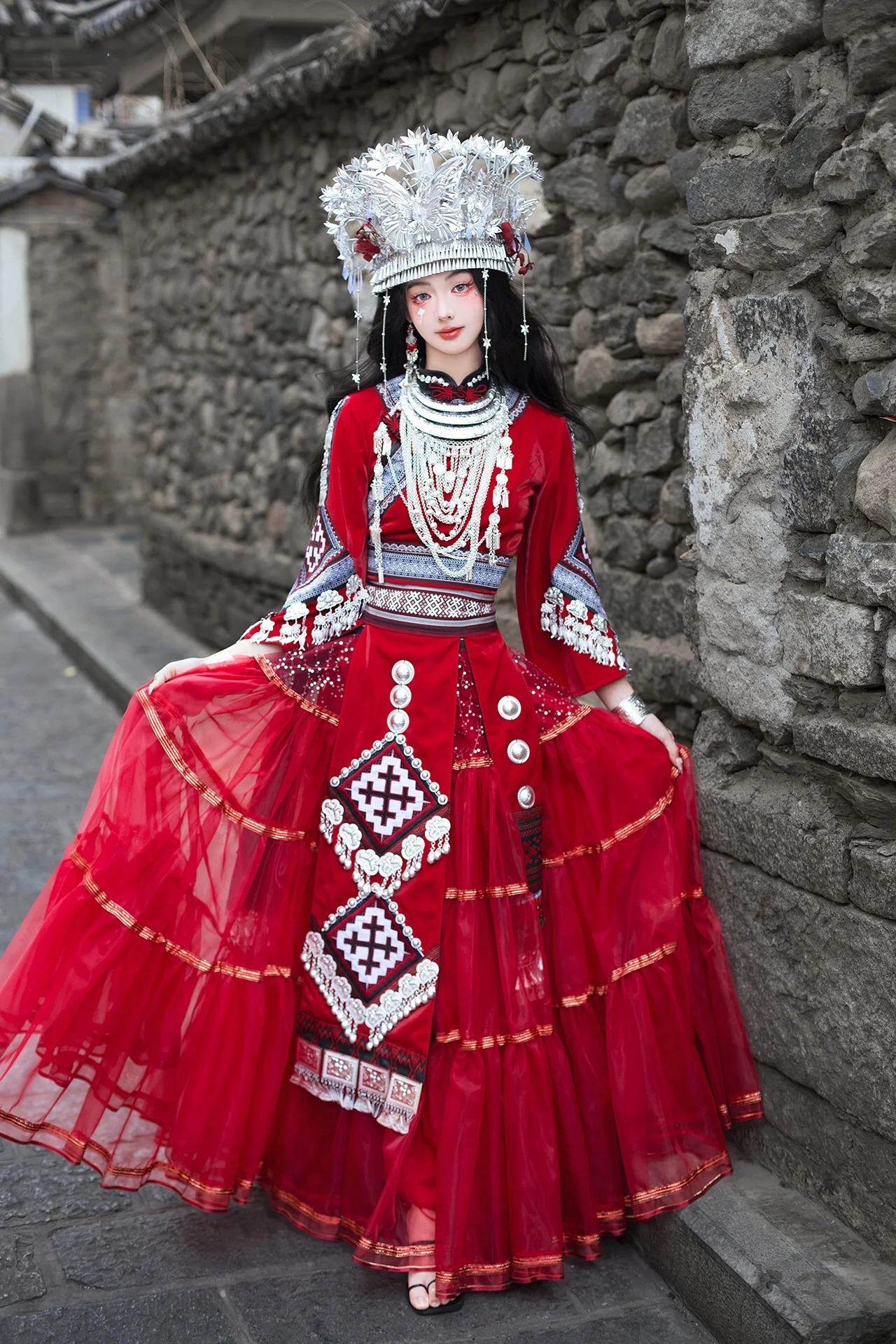 阿卯苗族服装红色婚服苗疆少女土家族少数民族服饰摄影旅拍服新款
