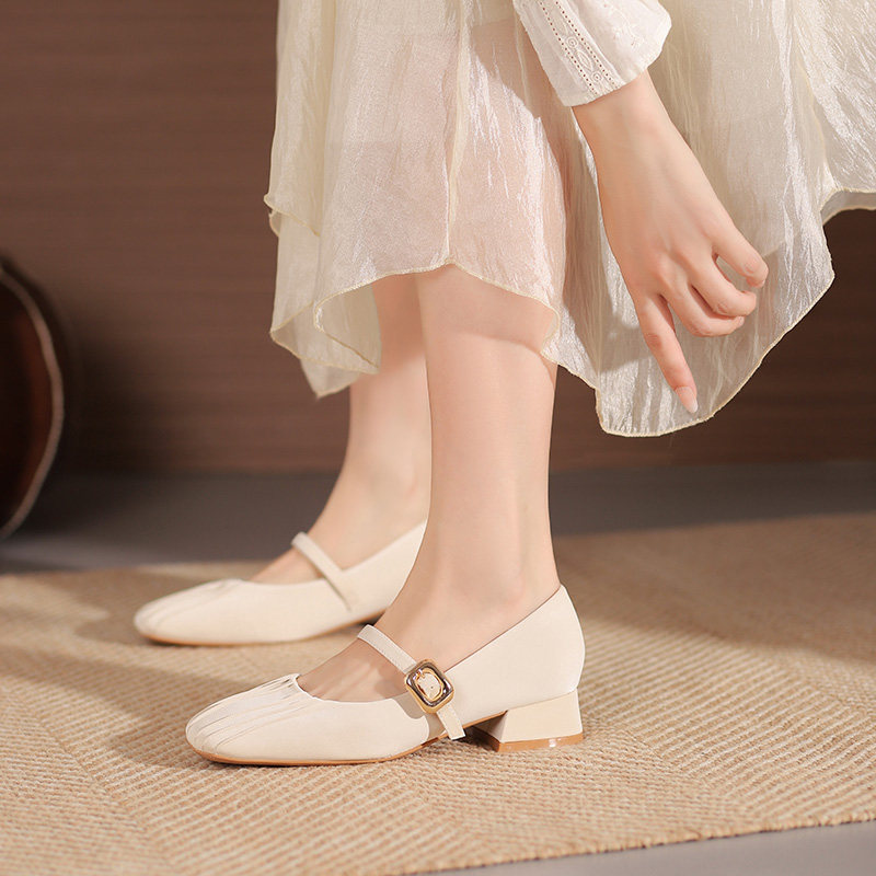 新款晚晚鞋小香风粗高跟鞋春季白色配裙子一字扣芭蕾小皮鞋单鞋女
