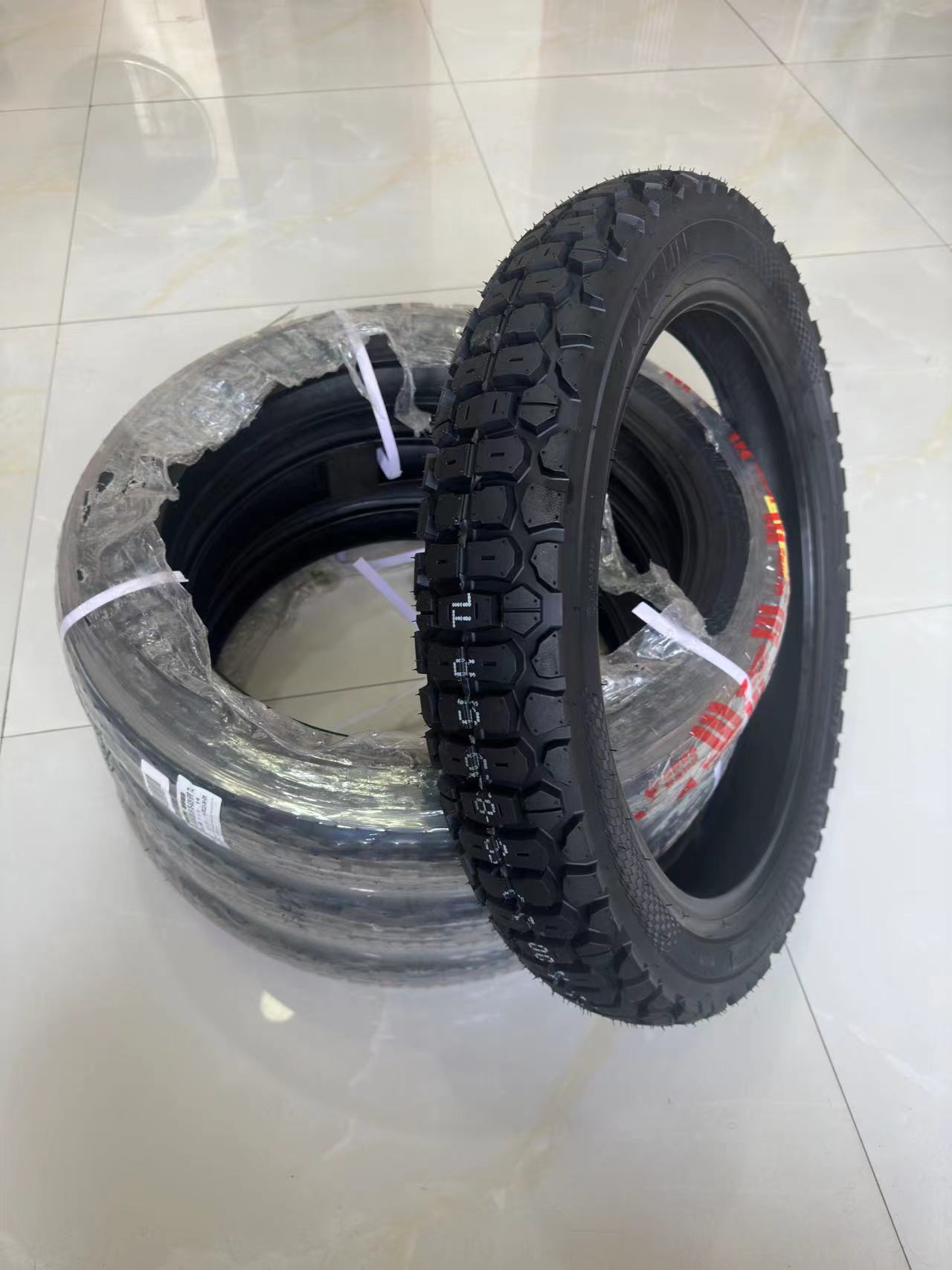 长江700边三轮轮胎真空胎4.0-19