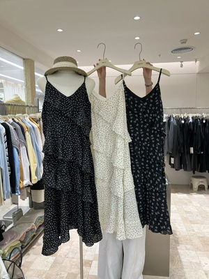 CAMELLIA山茶韩系设计感荷叶边波点吊带裙女夏2026新款中长沙滩裙