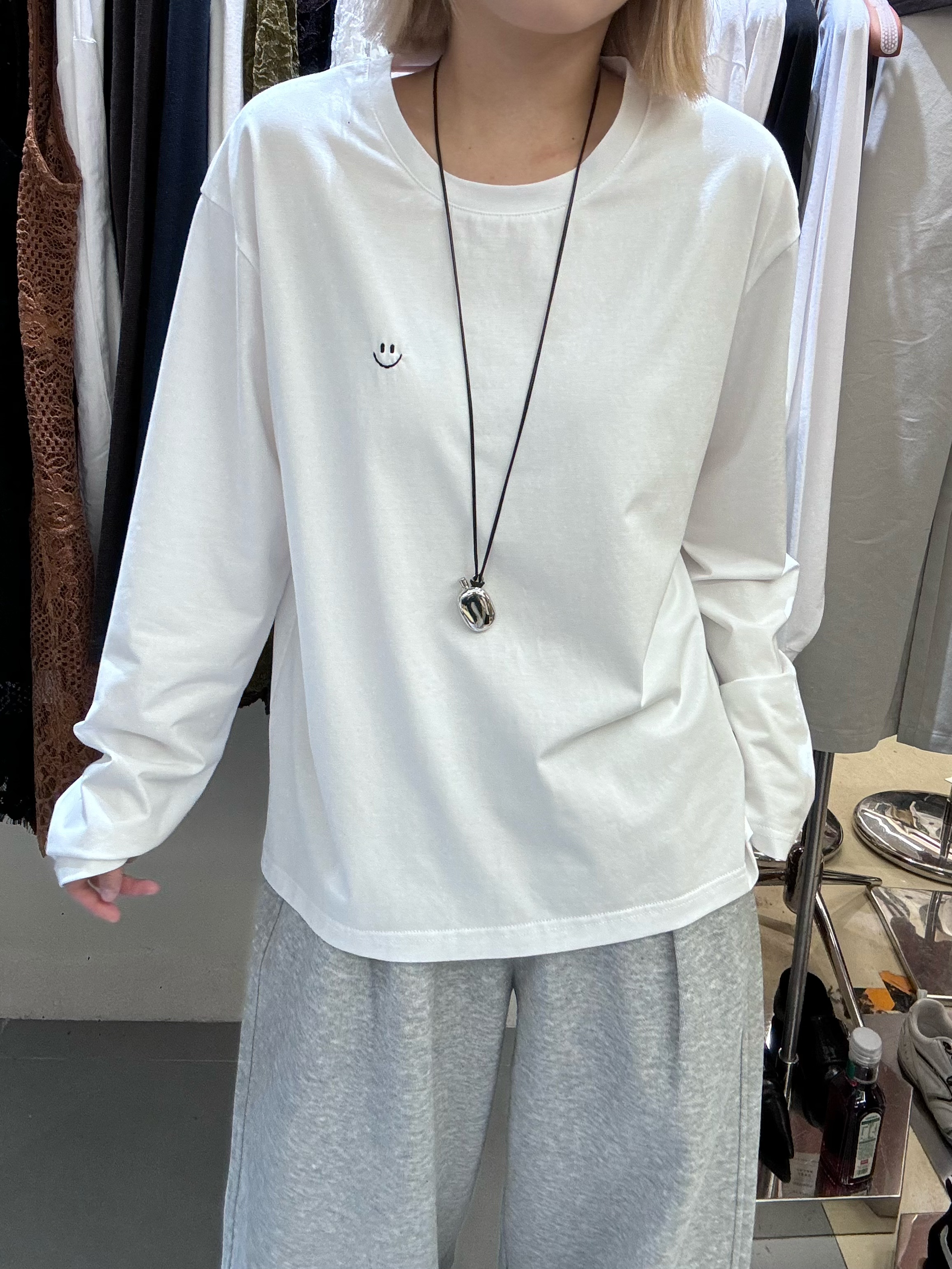 DM韩版基础款纯色笑脸刺绣长袖T恤女秋季2025新款百搭宽松打底衫