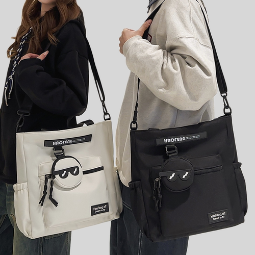 男款邮差包骑行包机车背包