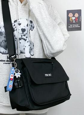 斜挎包男女ins日系休闲大容量邮差包中学生补习袋上课装书单肩包