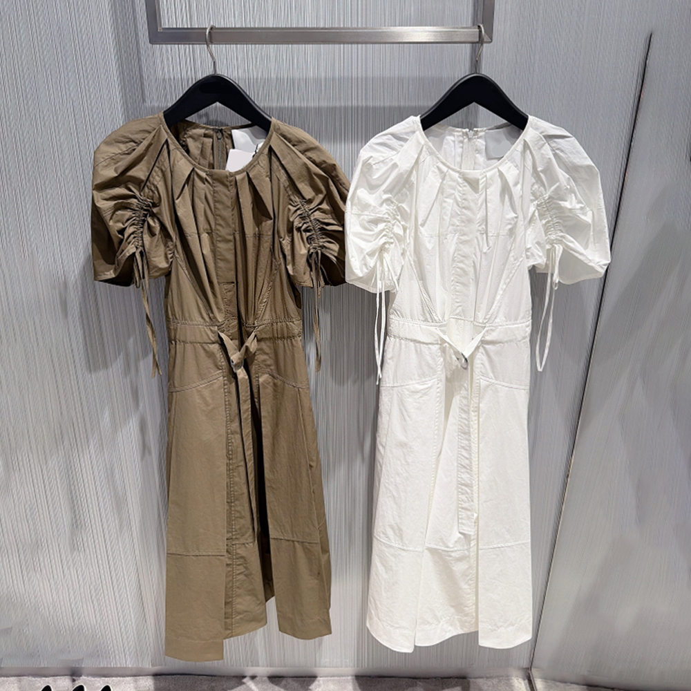 纯色圆领抽绳泡泡袖连衣裙