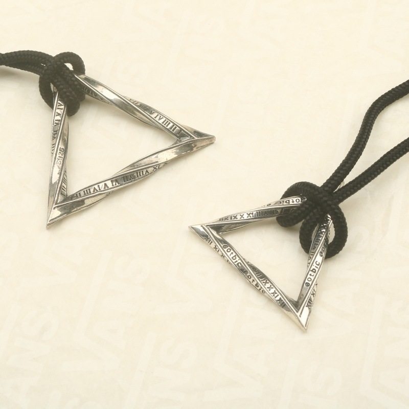 S925银莫比乌斯三角形项链吊坠嘻哈挂绳银饰个性男女同款复古挂坠,饰品/流行首饰/时尚饰品新,银饰吊坠,淘宝优惠券,粉丝福利购,淘宝优惠卷