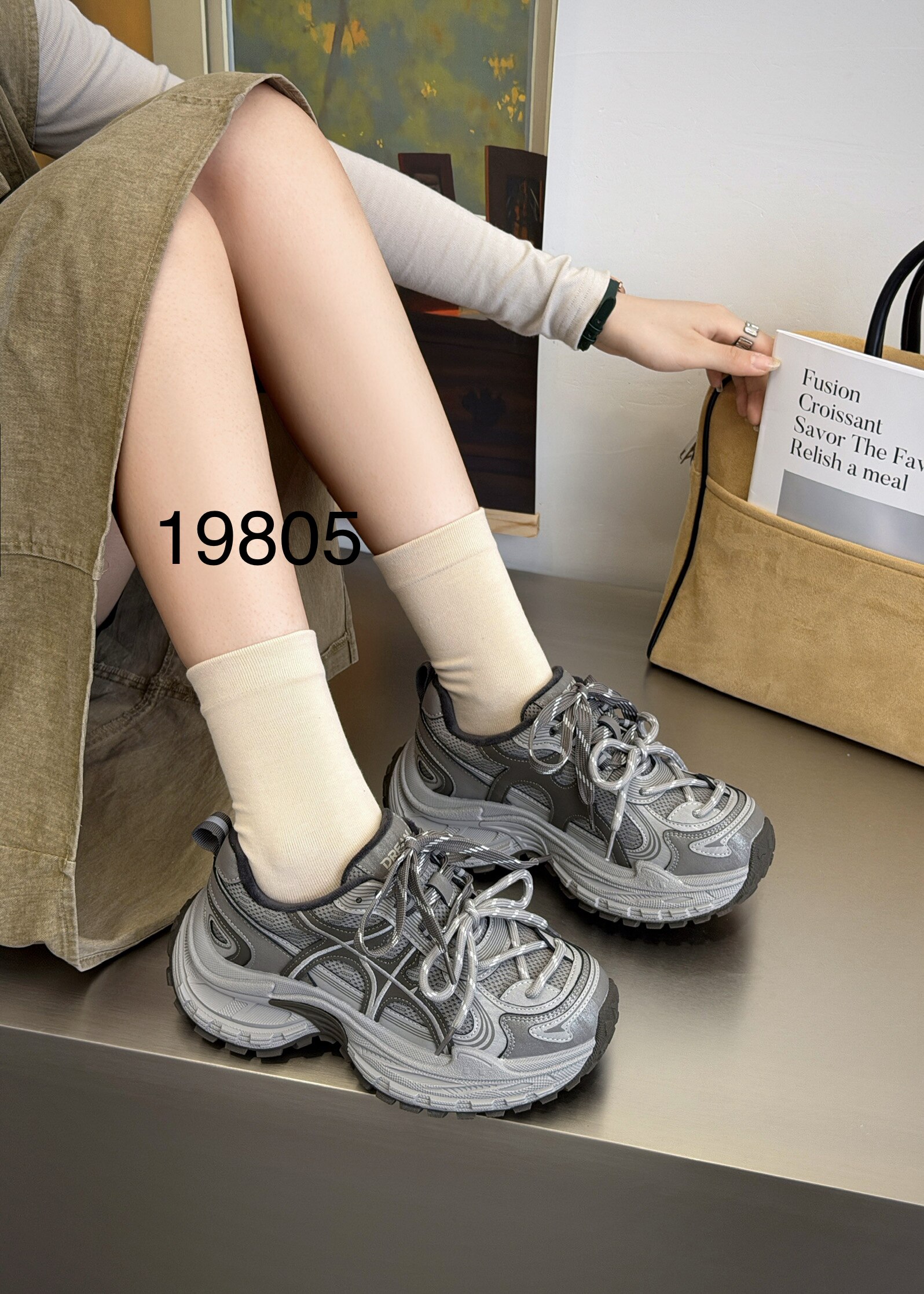 她菲娅2026秋新款欧货真皮老爹鞋女厚底百搭休闲轻便运动鞋19805