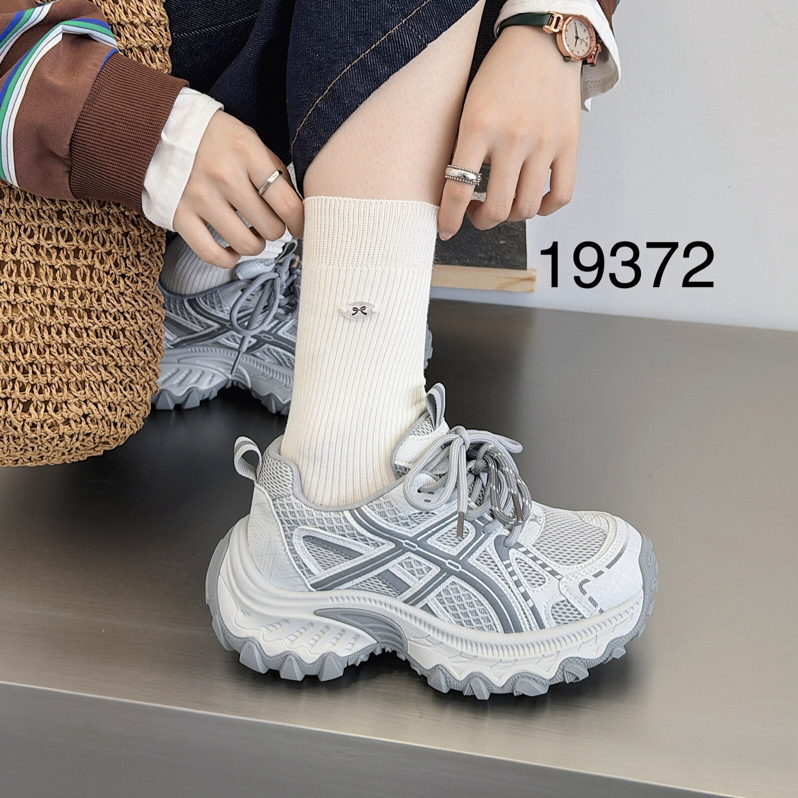 她菲娅2026秋季新款真皮老爹鞋女显脚小厚底百搭休闲运动鞋19372