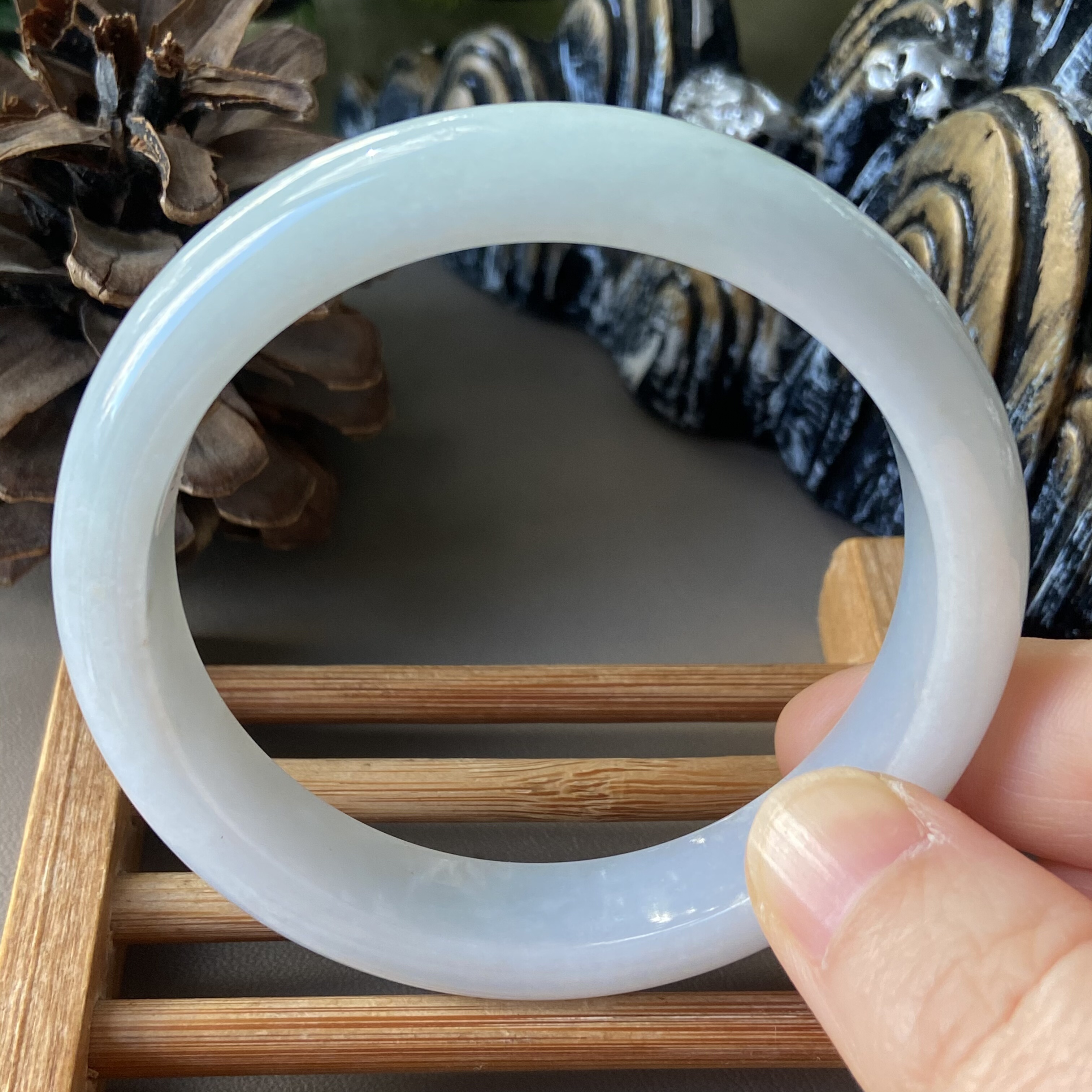 天然缅甸翡翠手镯56冰糯种浅绿色玉镯子老坑a货0227带证书特价