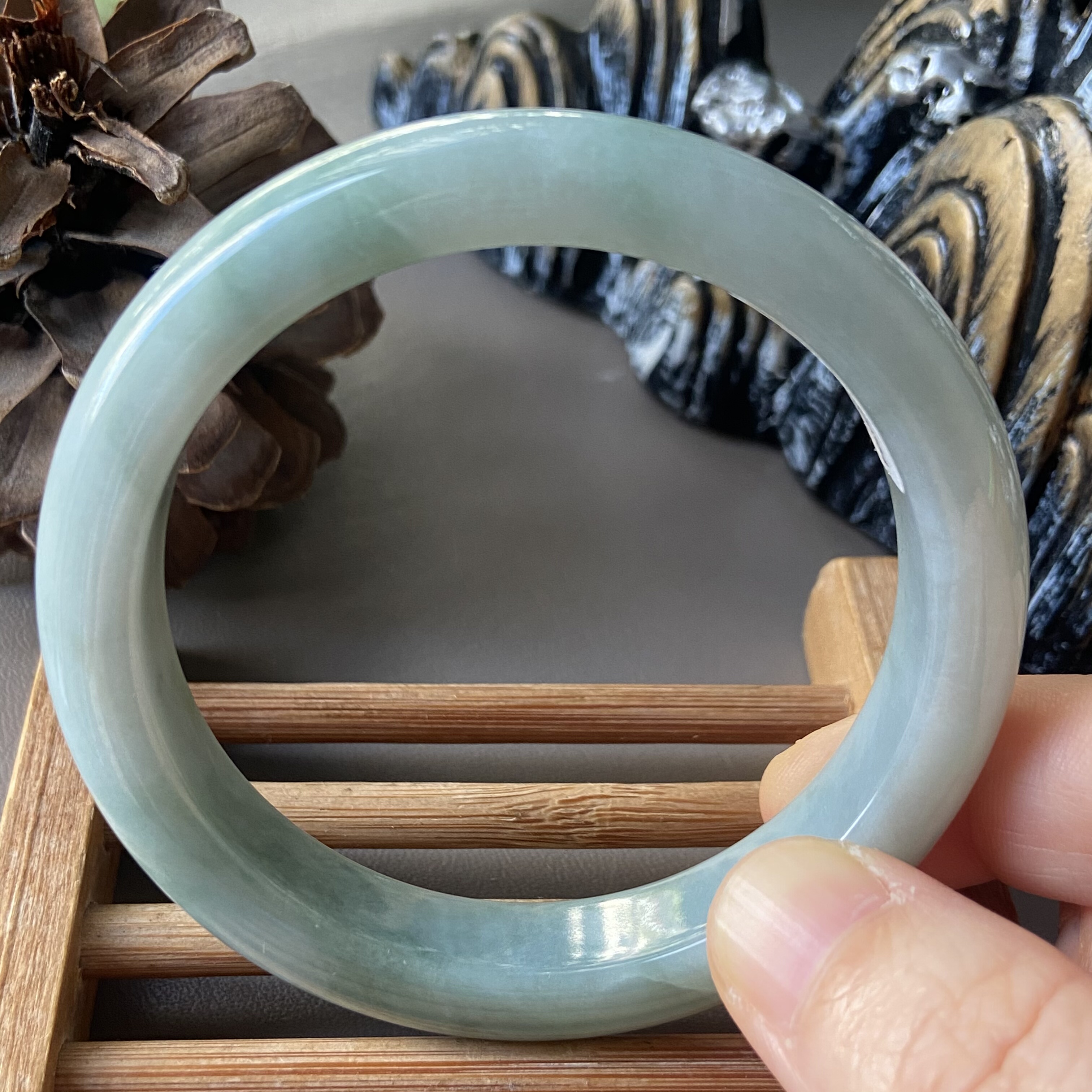 天然缅甸翡翠手镯55冰糯种飘花浅绿玉镯子老坑a货0354带证书