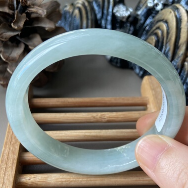 天然缅甸翡翠手镯56贵妃冰糯种满绿色玉镯子老坑a货0076带证书