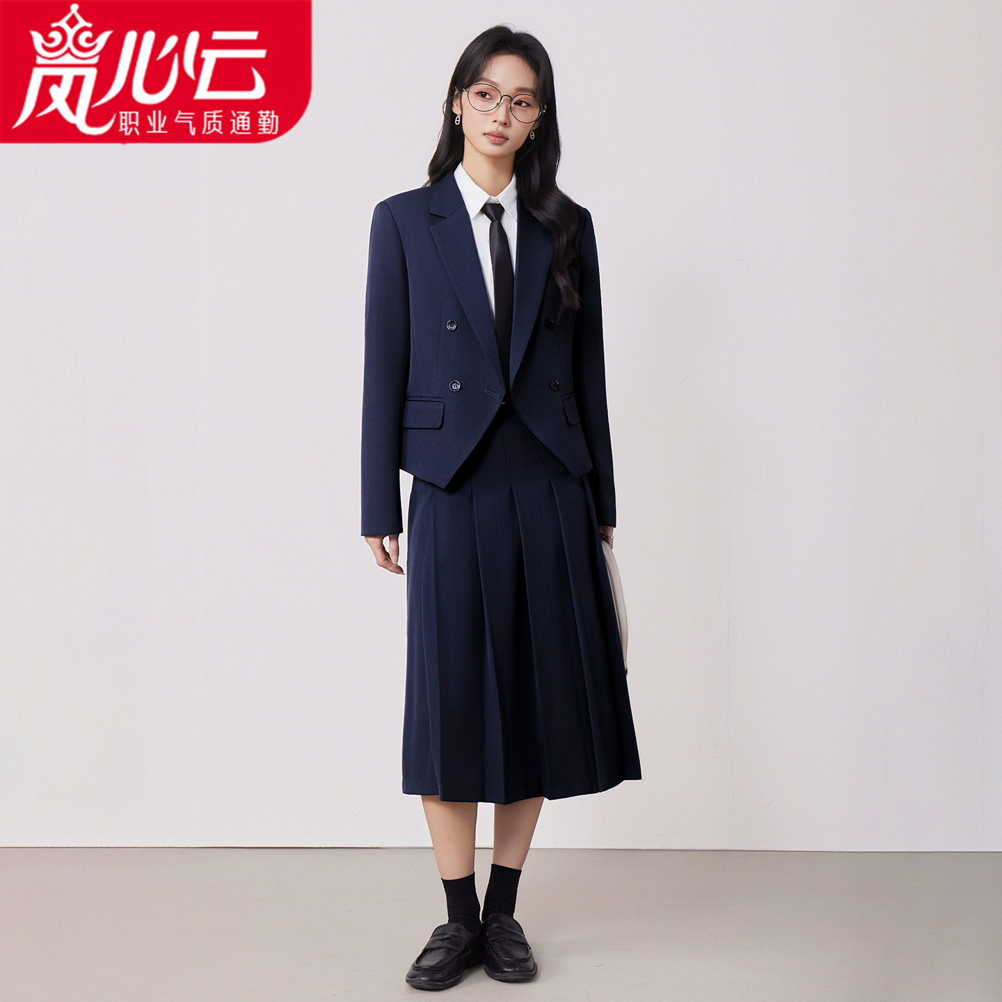 学院风西装正装女士套装裙裙子面试穿搭小个子短款职业装西服外套