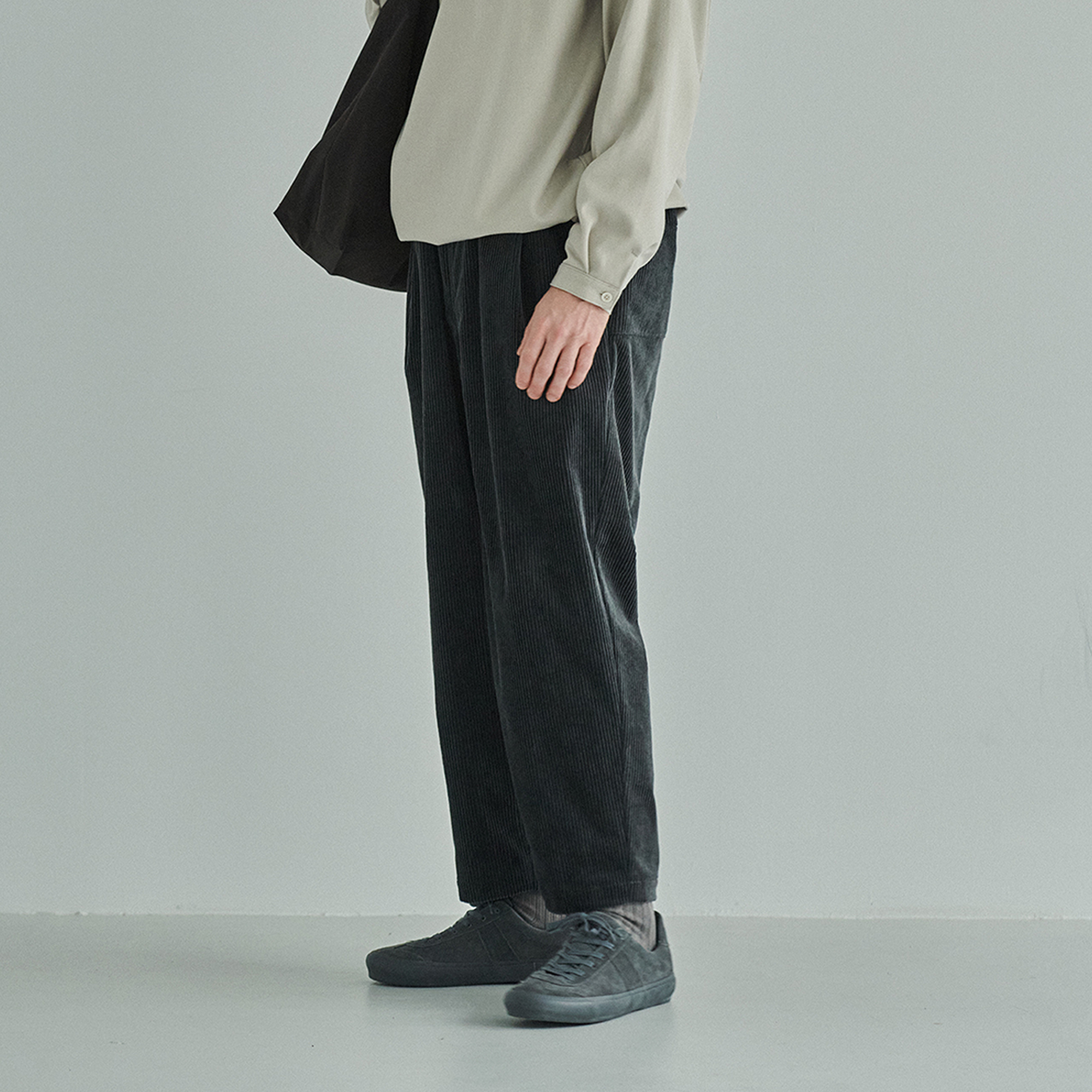 Still by Hand季节限定灯芯绒休闲裤 Timeless 风格宽舒锥形裤