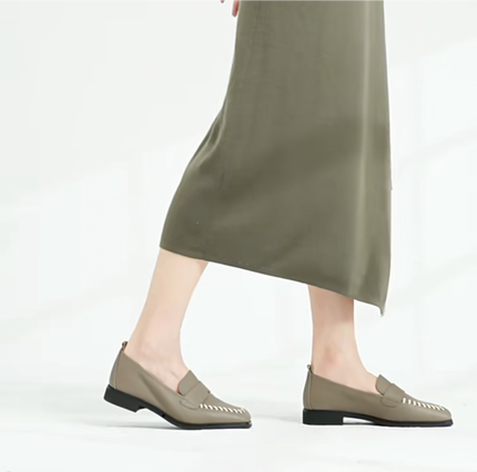 雅氏9QN1 2022秋季拼色低跟深口方头舒适时尚百搭乐福鞋女单鞋