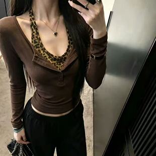 今年流行的爆款女装秋季2026新款挂脖豹纹性感打底衫长袖T恤上衣