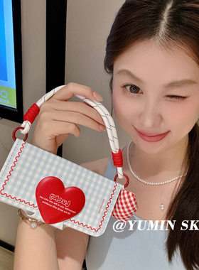 ins蓝色格纹爱心皮质翻盖手机壳适用iphone17ProMax苹果16手机壳14挂绳15女13小众