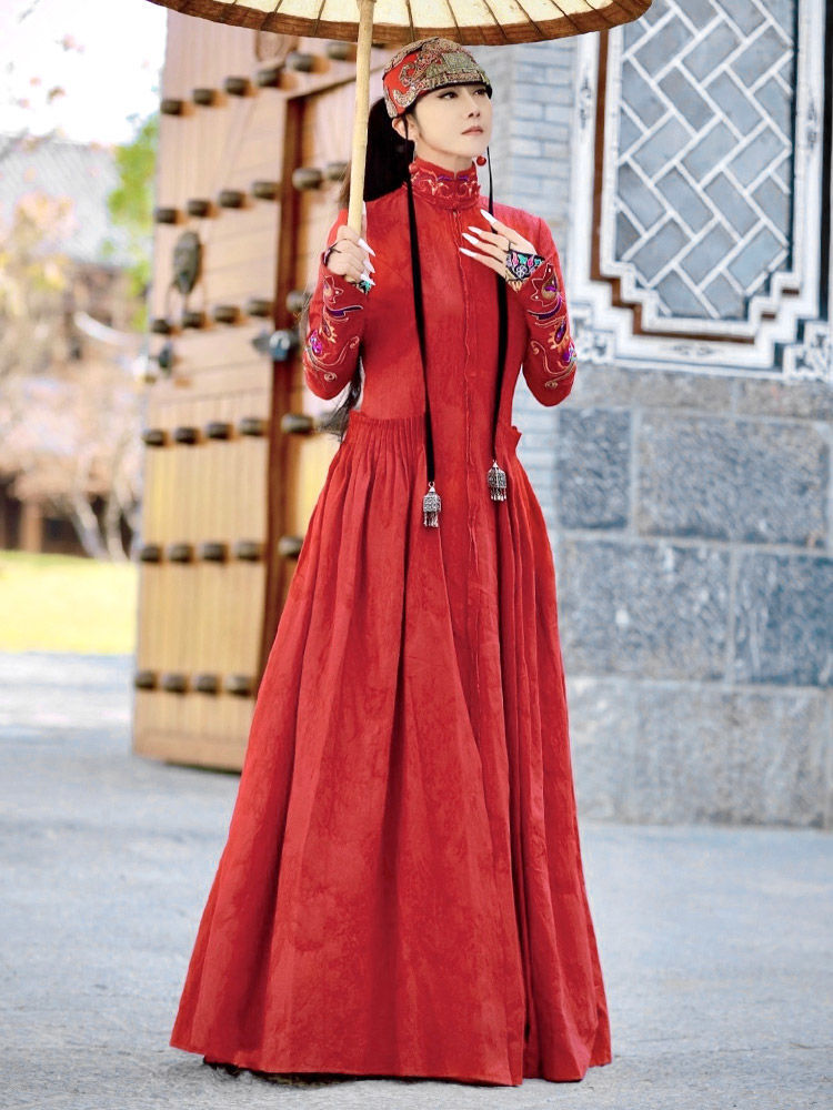 杨丽萍刺绣连衣裙春中式民族风气质国风盘扣云南拉萨旅行拍照宽松