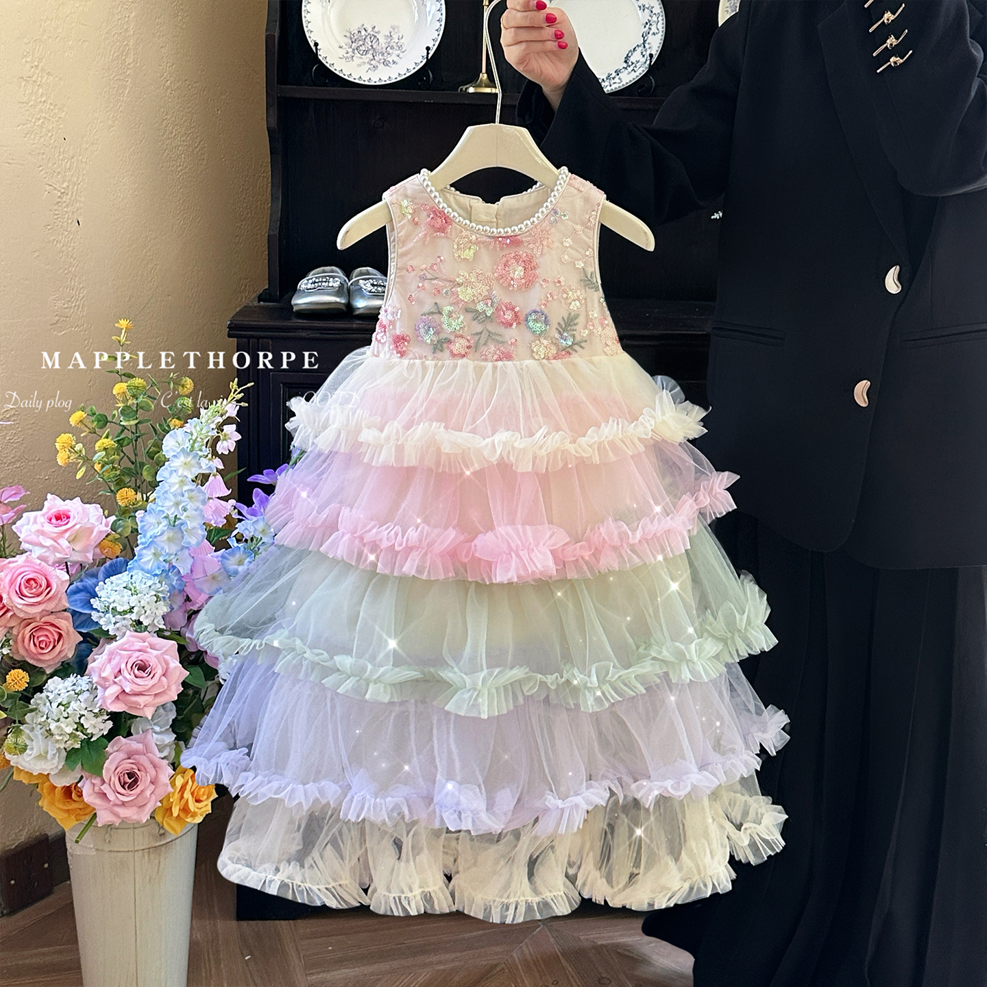 女童连衣裙2025新款夏季六一儿童彩虹蛋糕蓬蓬裙小女孩洋气表演裙