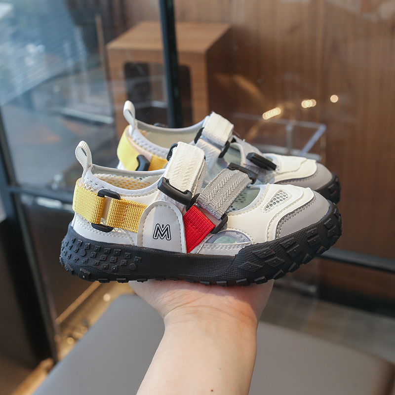 夏天包头镂空男孩魔术贴凉鞋