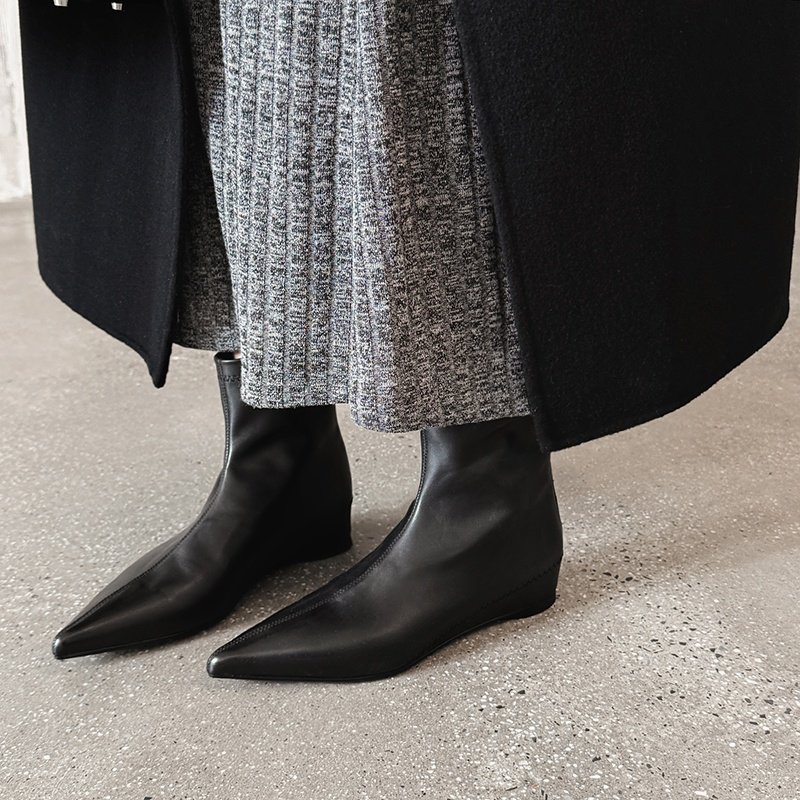 3.5cm真皮法式2025超火巨好看瘦瘦靴秋小踝靴洋气尖头内增高短靴