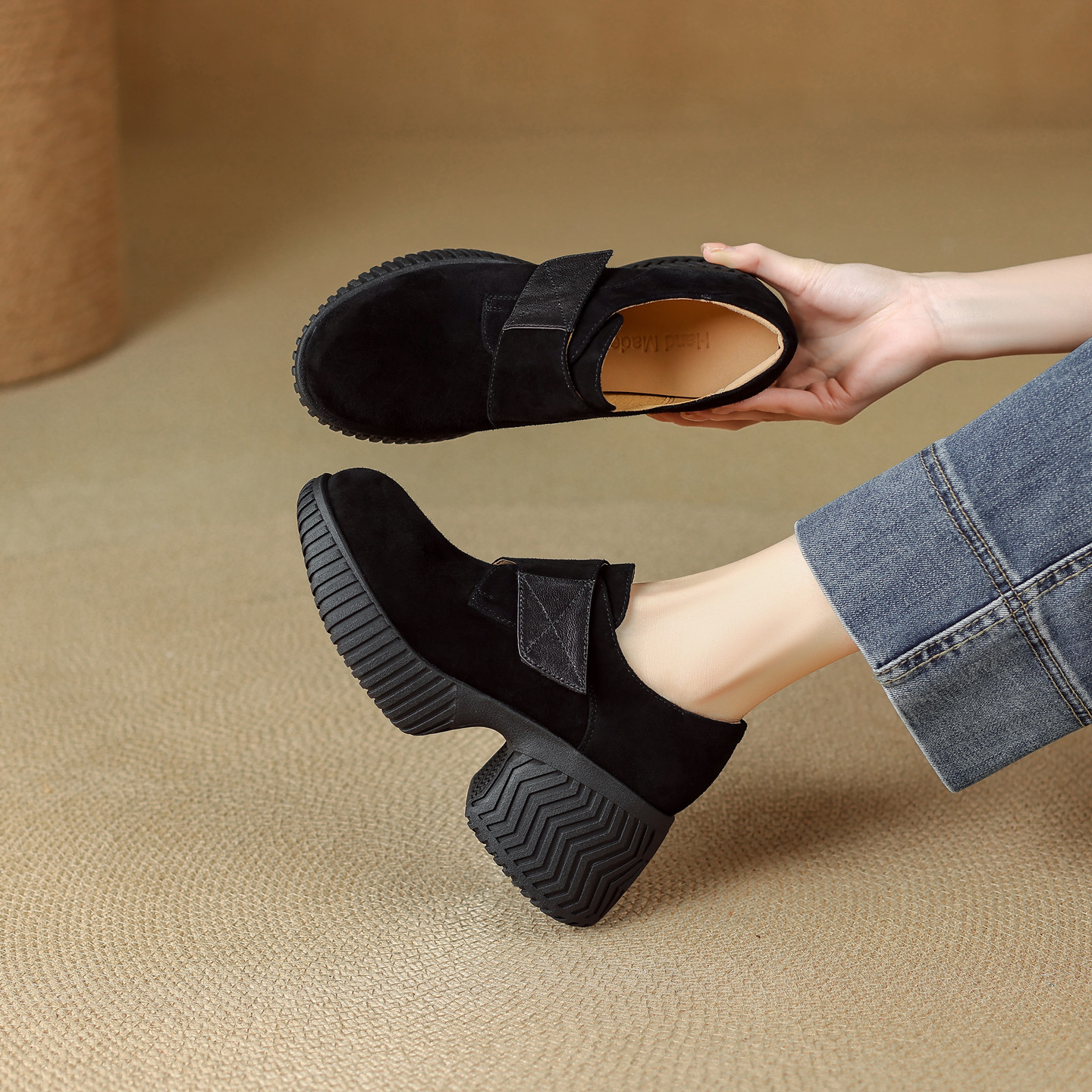 8cm磨砂真皮厚底复古圆头乐福鞋