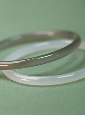 6mm叮当白月光高冰灰玉髓玉手镯