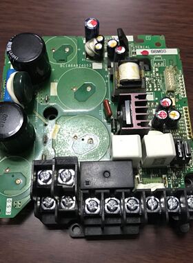 E74MA0.4 0.75 1.5 2.2 3.7原装拆机三菱变频器BC186A824G53包好
