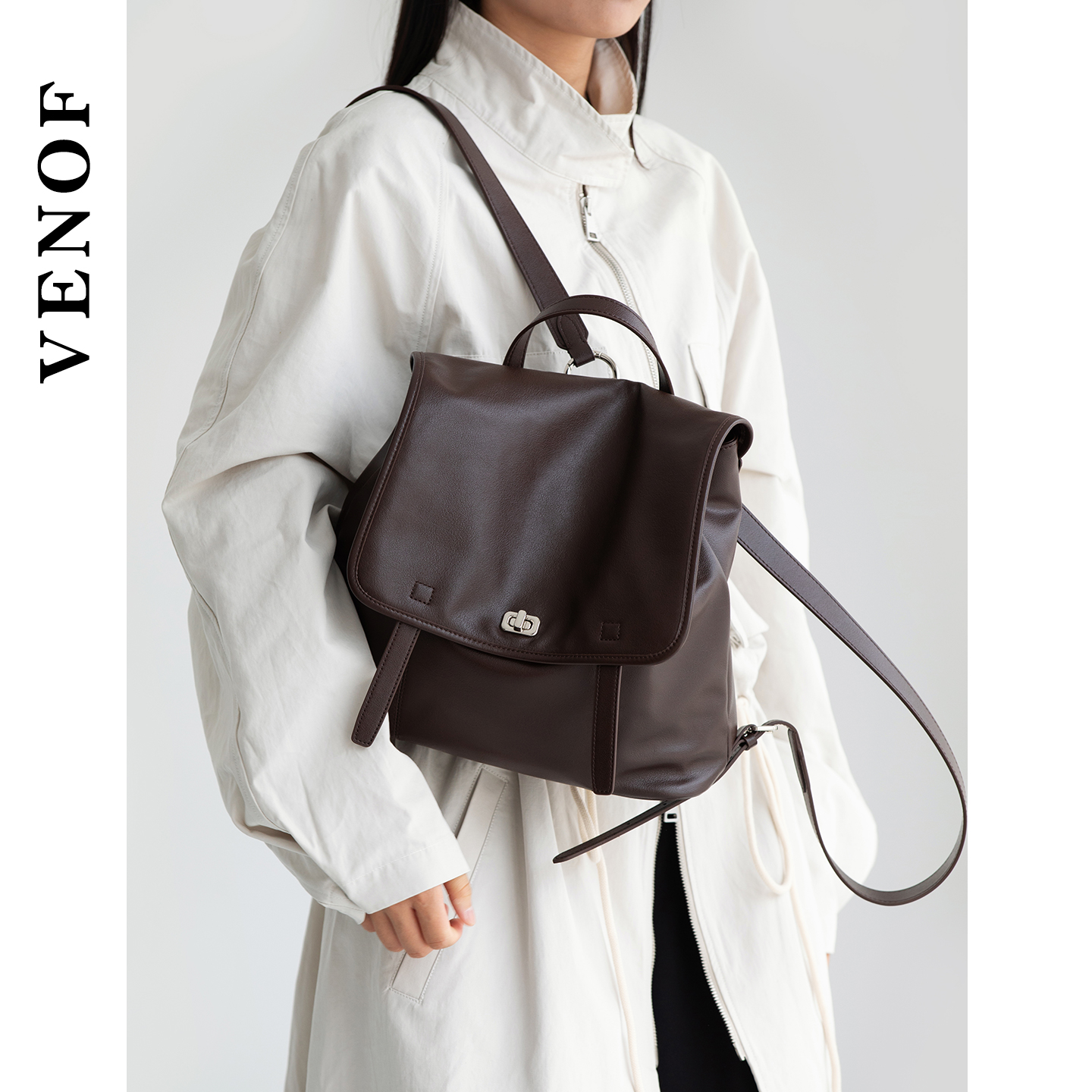 背包2025新款时尚高级头层植鞣真牛皮百搭旅行书包大容量双肩包女