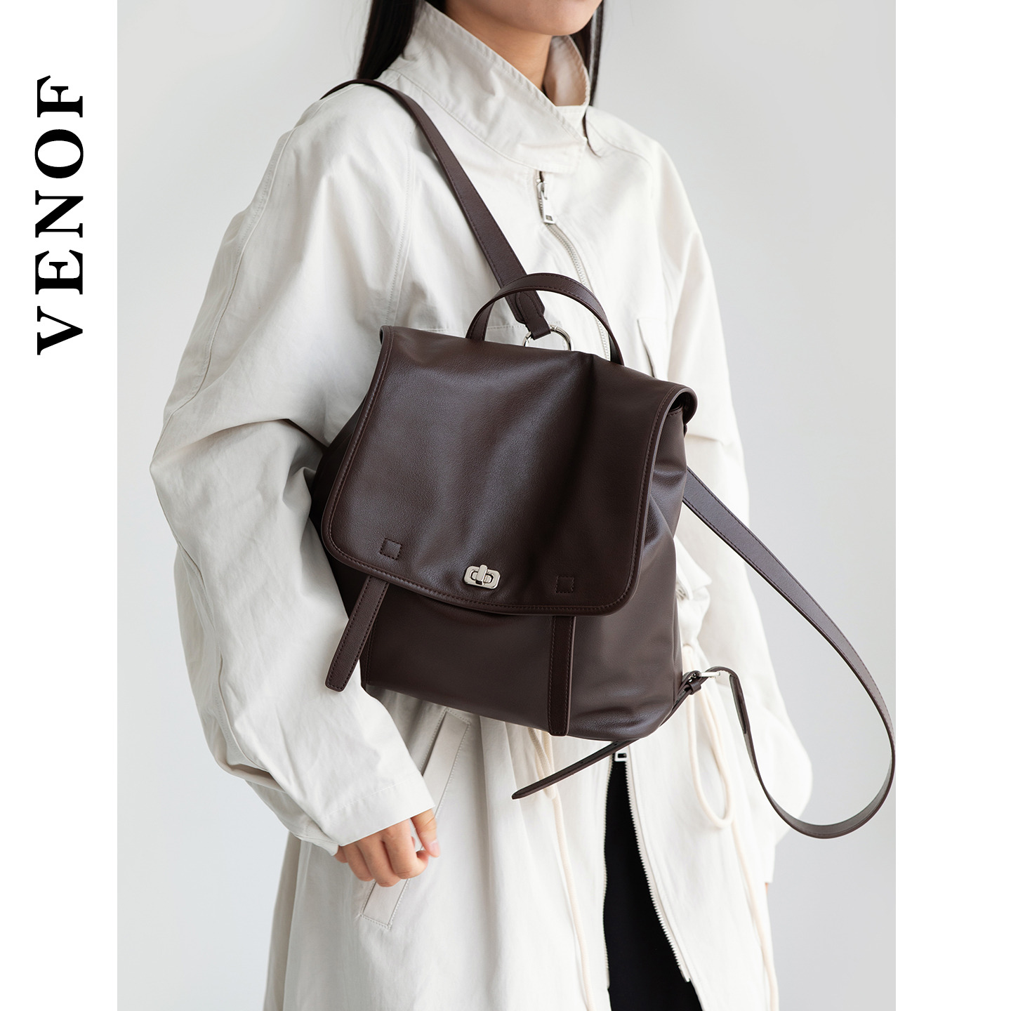 背包2025新款时尚高级头层植鞣真牛皮百搭旅行书包大容量双肩包女