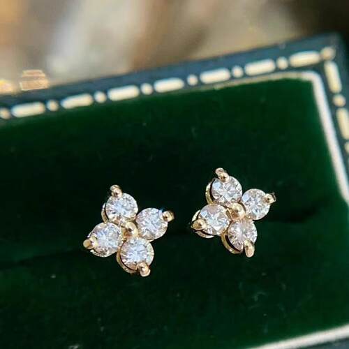 18K金女镶嵌0.2克拉天然南非高品质钻石四叶草耳钉真金真钻送证书