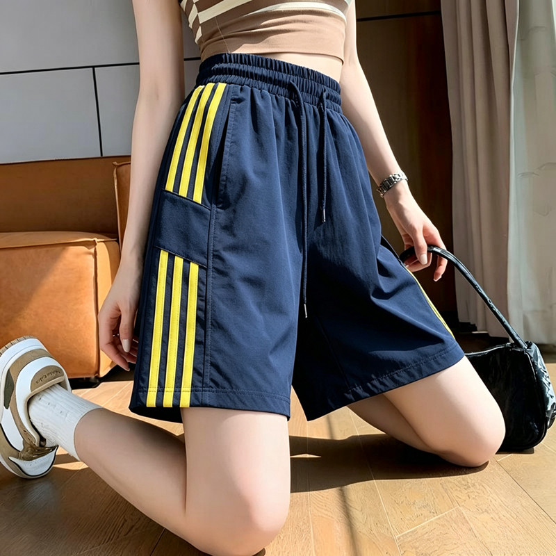 冰丝运动短裤子女款夏季薄款休闲宽松直筒撞色三条杠条纹五分中裤图片