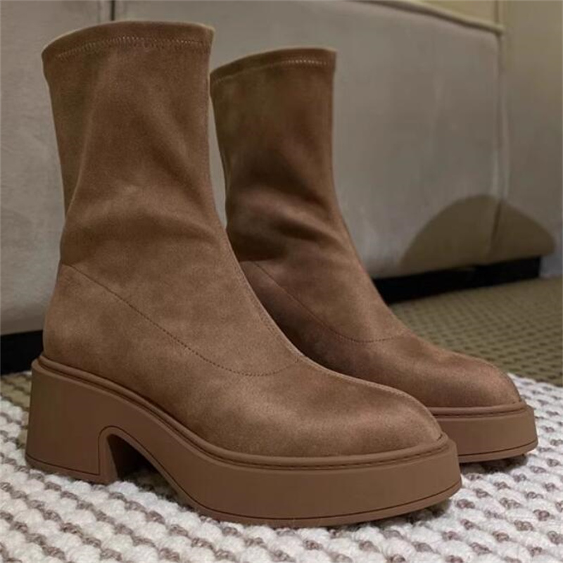 2025秋冬新款隐形内增高10厘米时尚尖头粗跟防水台坡跟时装靴B531