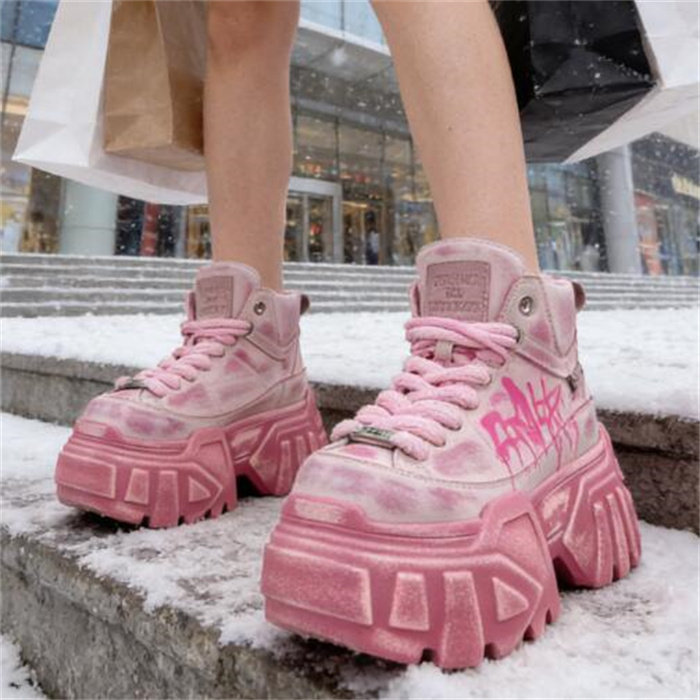 隐形内增高12厘米莱咖坡跟马丁靴