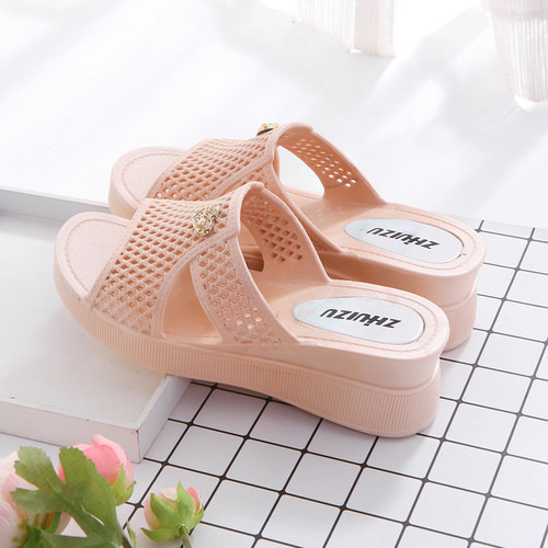 pvc坡跟简单时尚防滑坡跟凉拖鞋